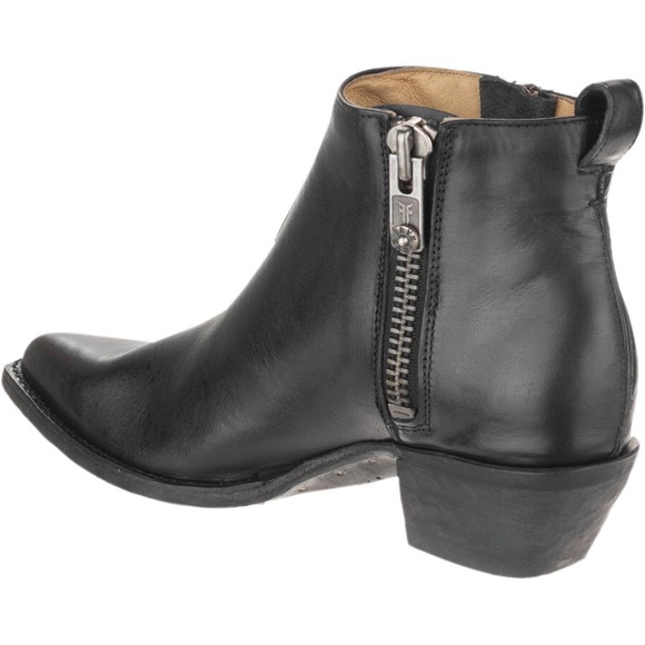 Frye Sacha Moto Short - Picture 3 of 5